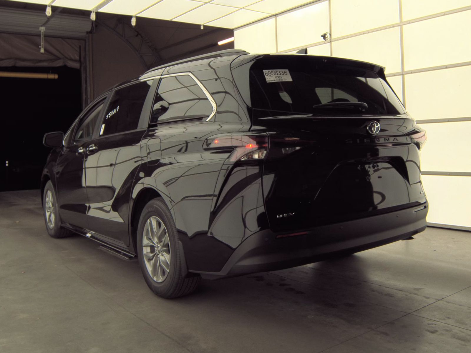 2025 Toyota Sienna XLE FWD