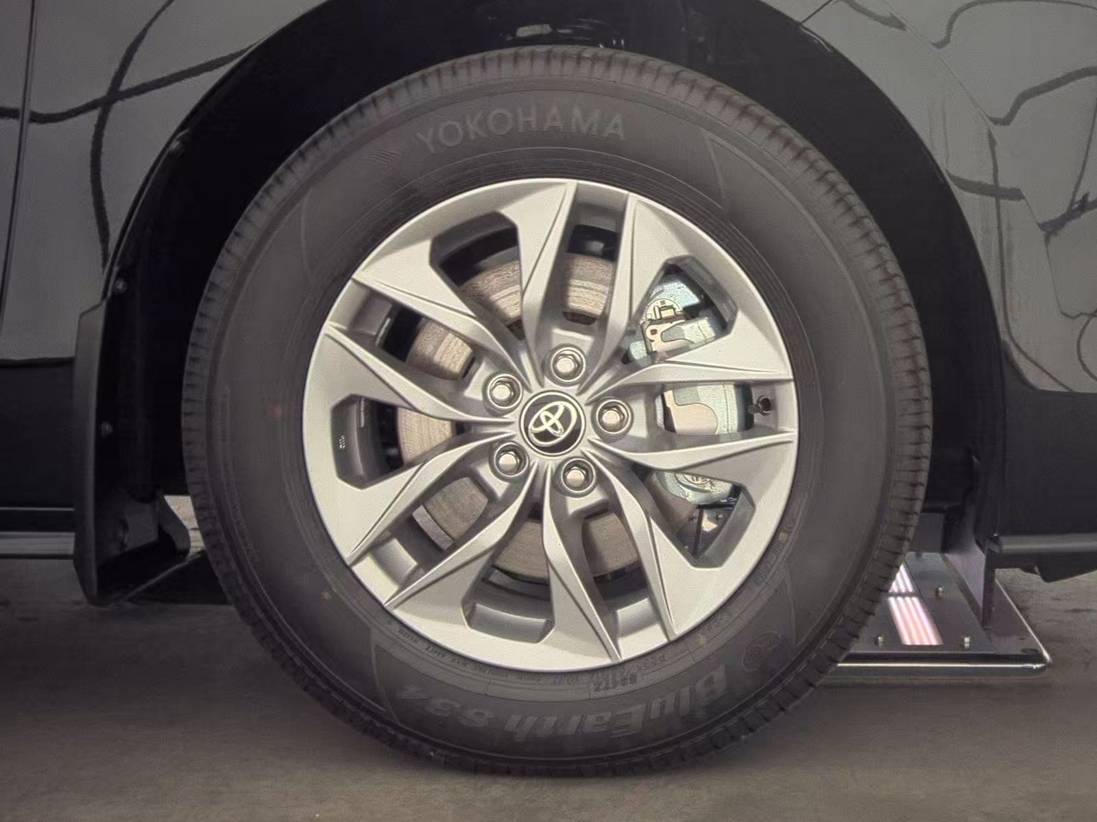 2025 Toyota Sienna XLE FWD