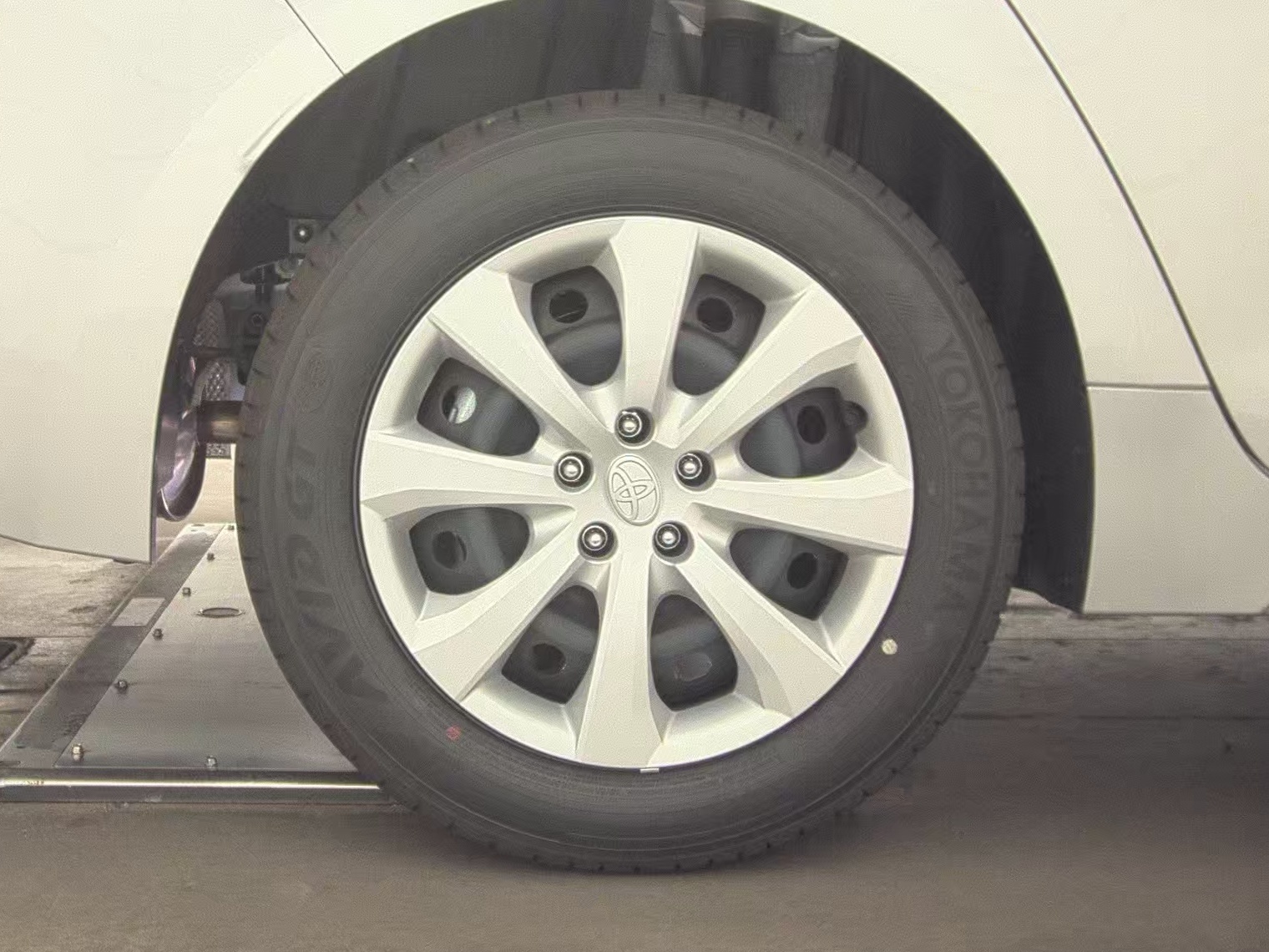 2025 Toyota Corolla Hybrid LE FWD