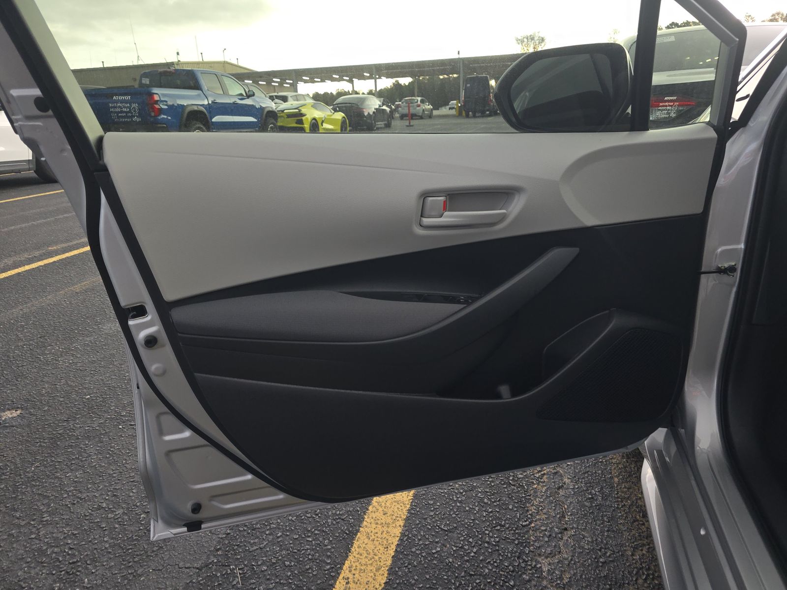 2025 Toyota Corolla Hybrid LE FWD