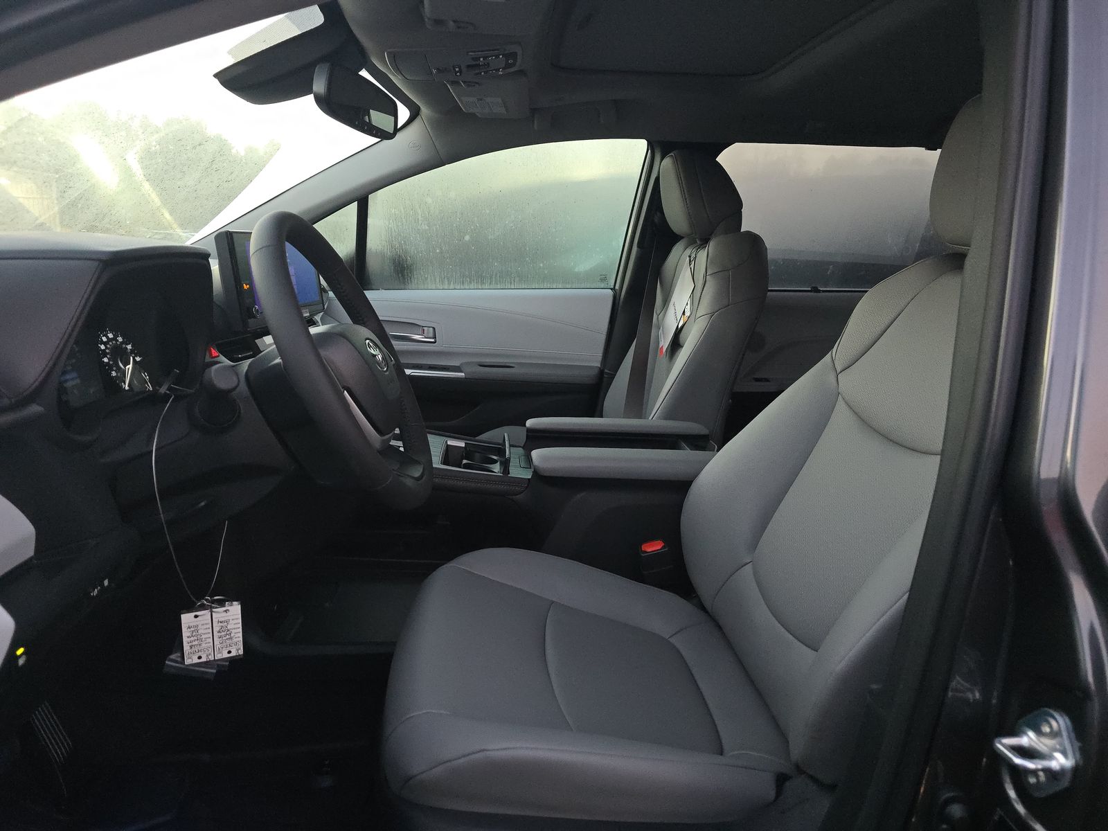 2025 Toyota Sienna XLE FWD