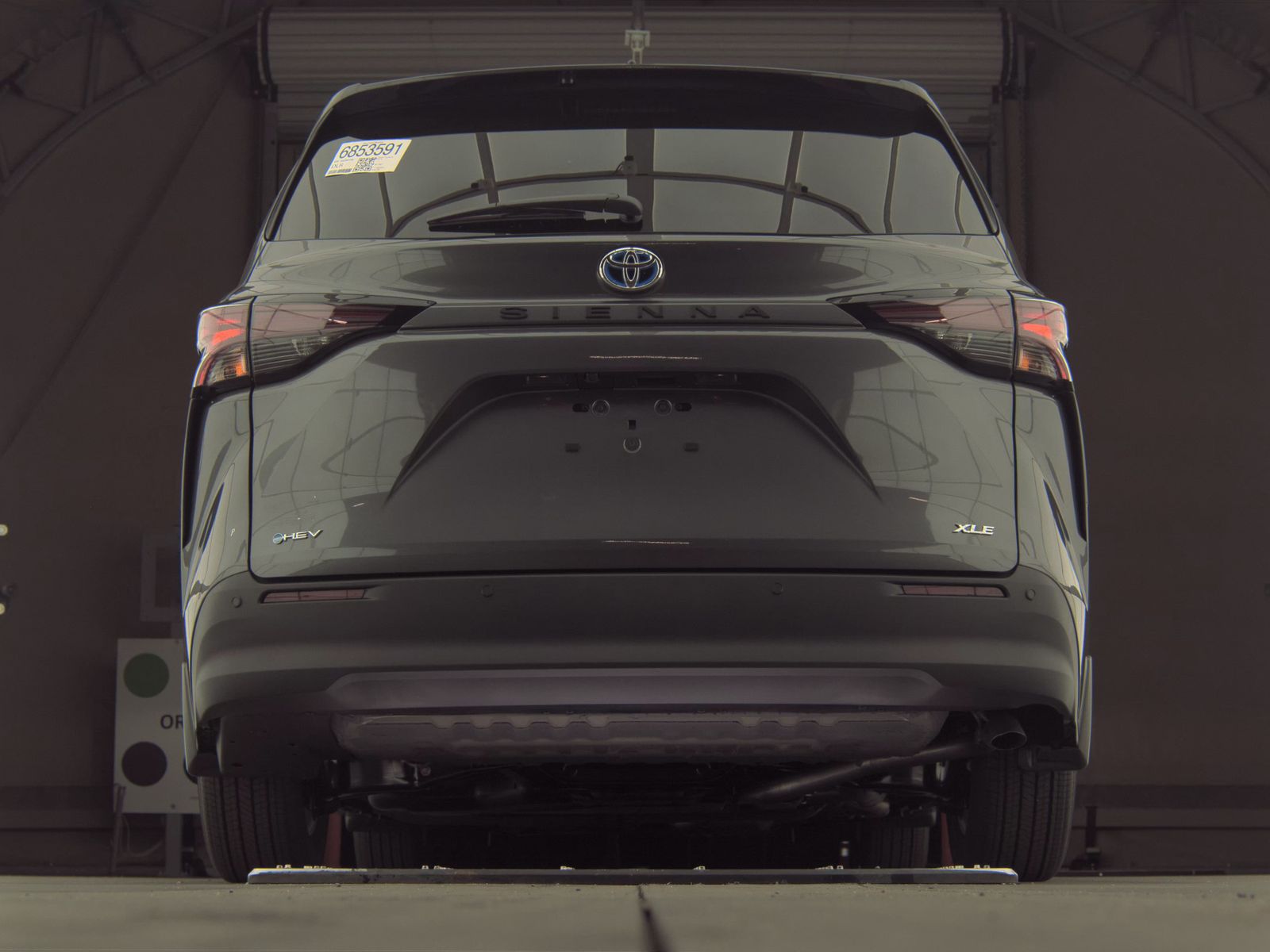 2025 Toyota Sienna XLE FWD