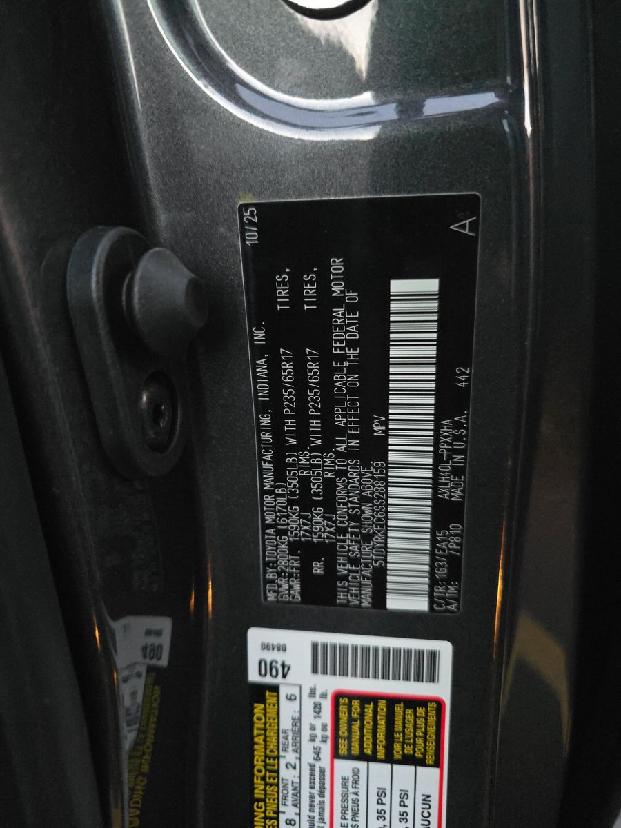 2025 Toyota Sienna XLE FWD