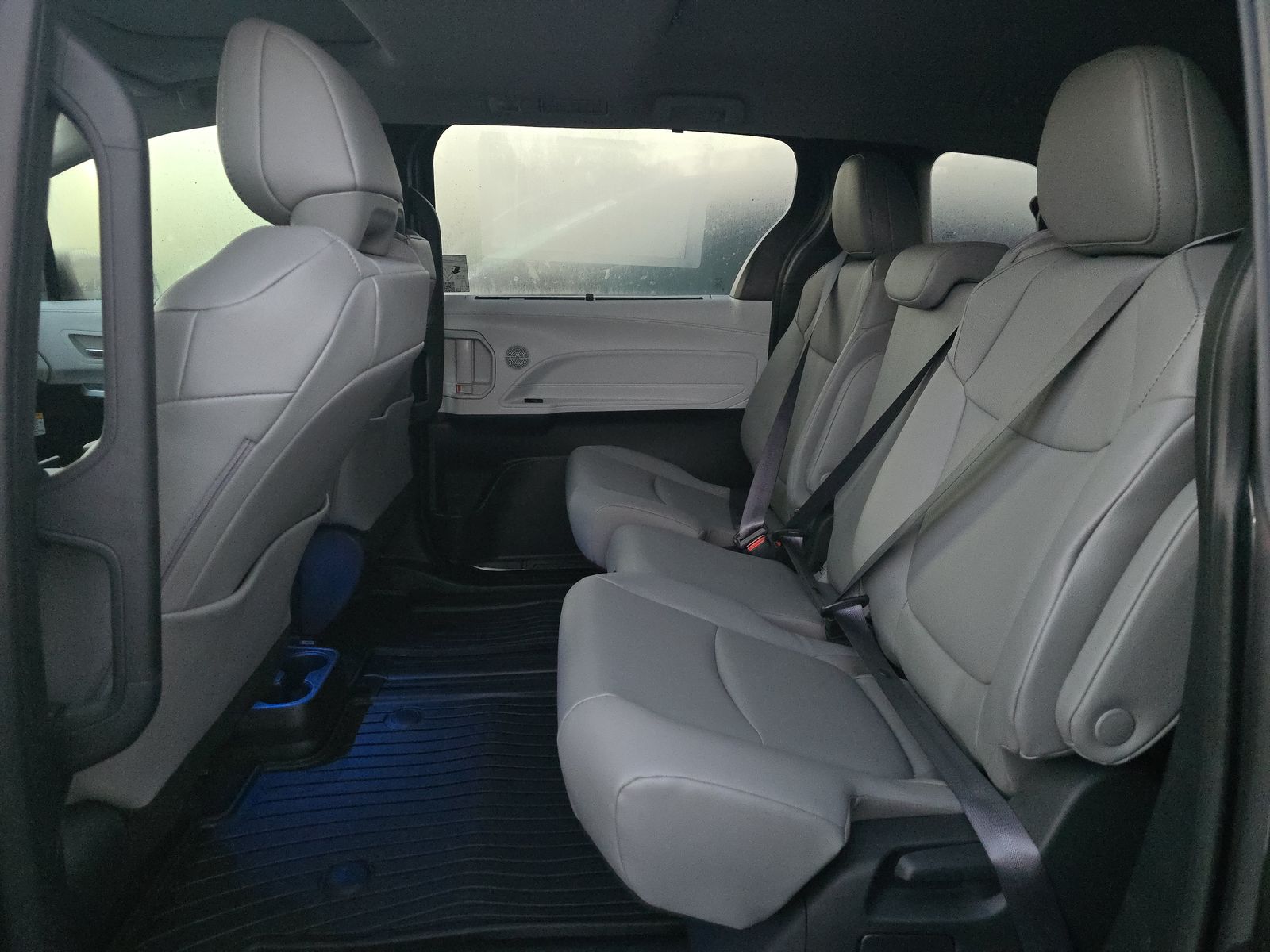 2025 Toyota Sienna XLE FWD