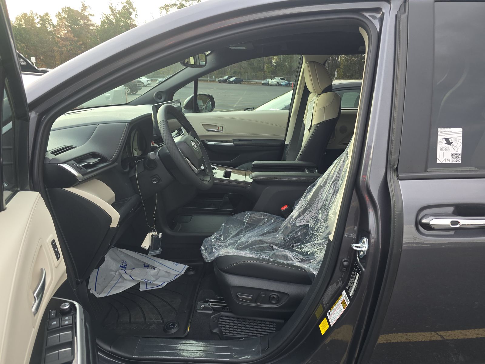 2025 Toyota Sienna Limited FWD