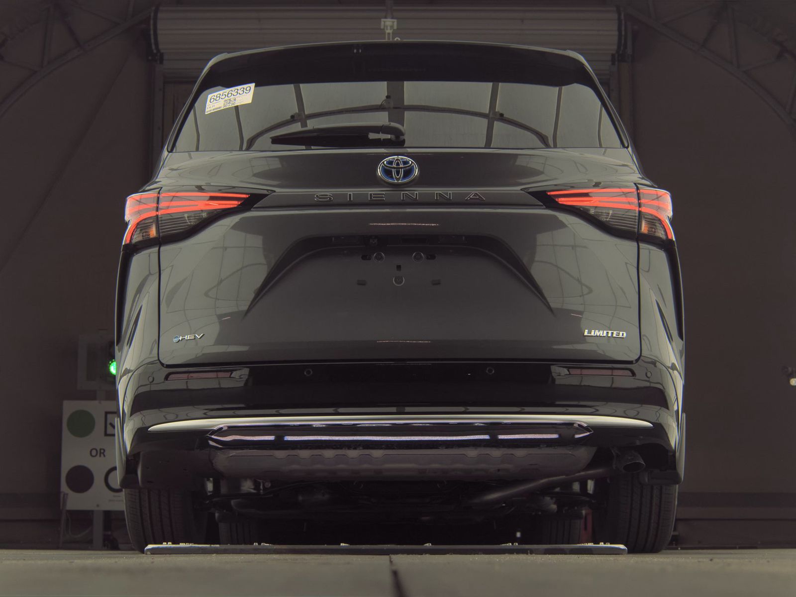 2025 Toyota Sienna Limited FWD