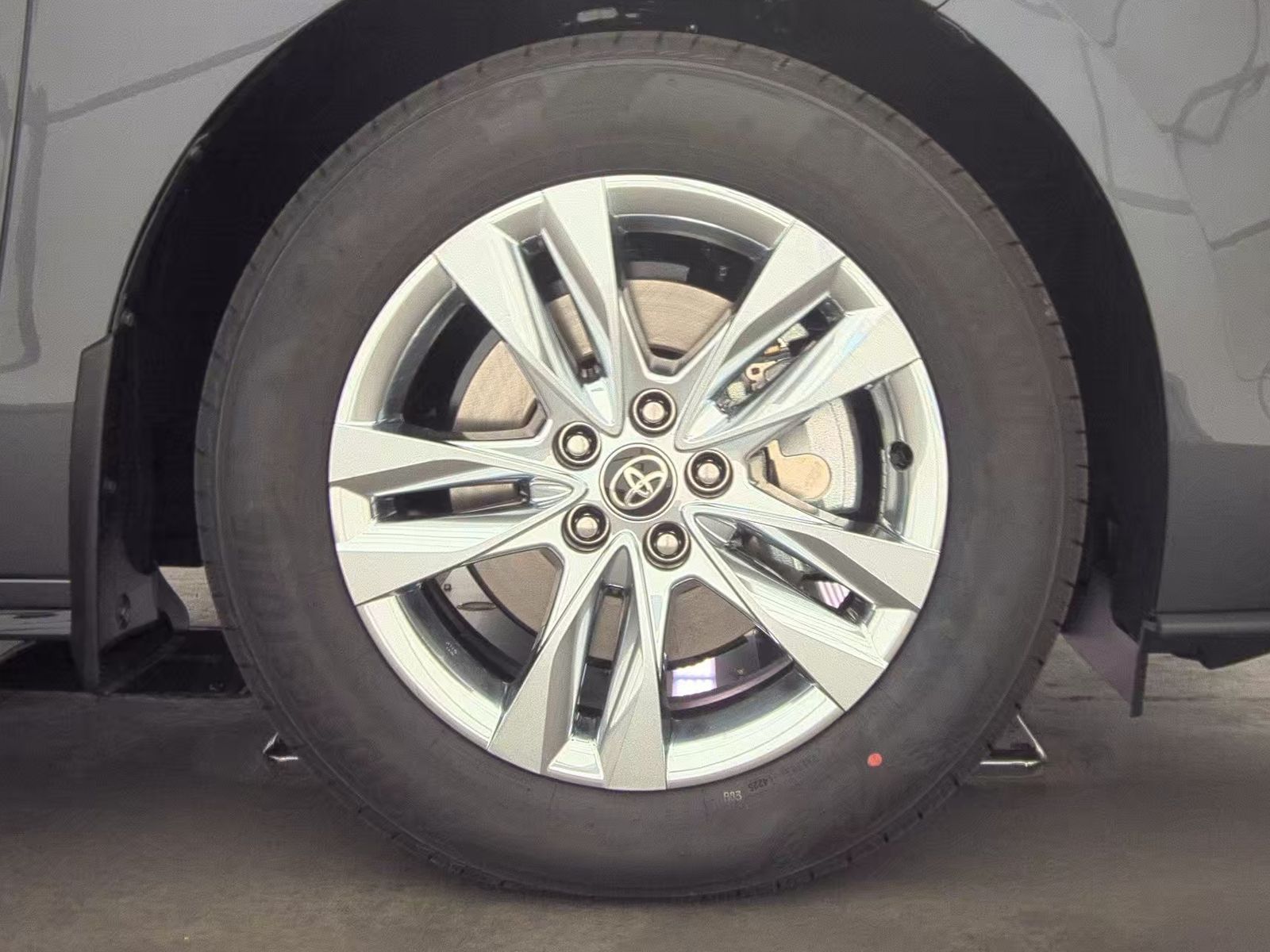 2025 Toyota Sienna Limited FWD