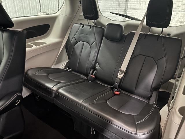 2024 Chrysler Pacifica Hybrid Select FWD