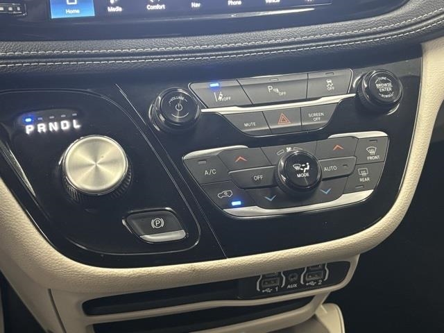 2024 Chrysler Pacifica Hybrid Select FWD