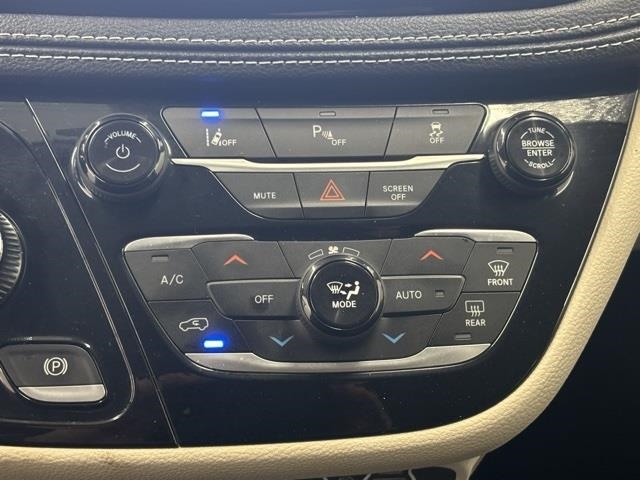 2024 Chrysler Pacifica Hybrid Select FWD