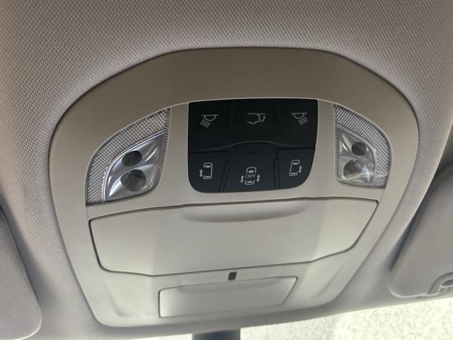 2024 Chrysler Pacifica Hybrid Select FWD