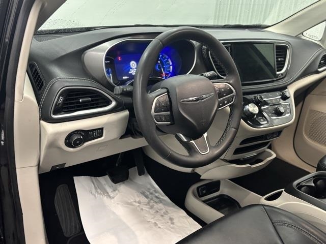 2024 Chrysler Pacifica Hybrid Select FWD