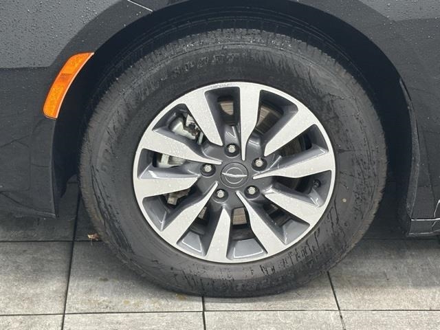 2024 Chrysler Pacifica Hybrid Select FWD