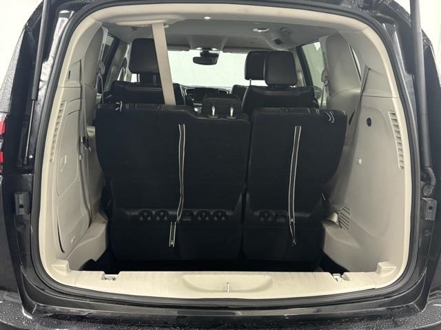 2024 Chrysler Pacifica Hybrid Select FWD