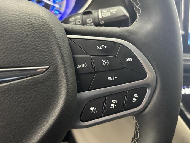 2024 Chrysler Pacifica Hybrid Select FWD