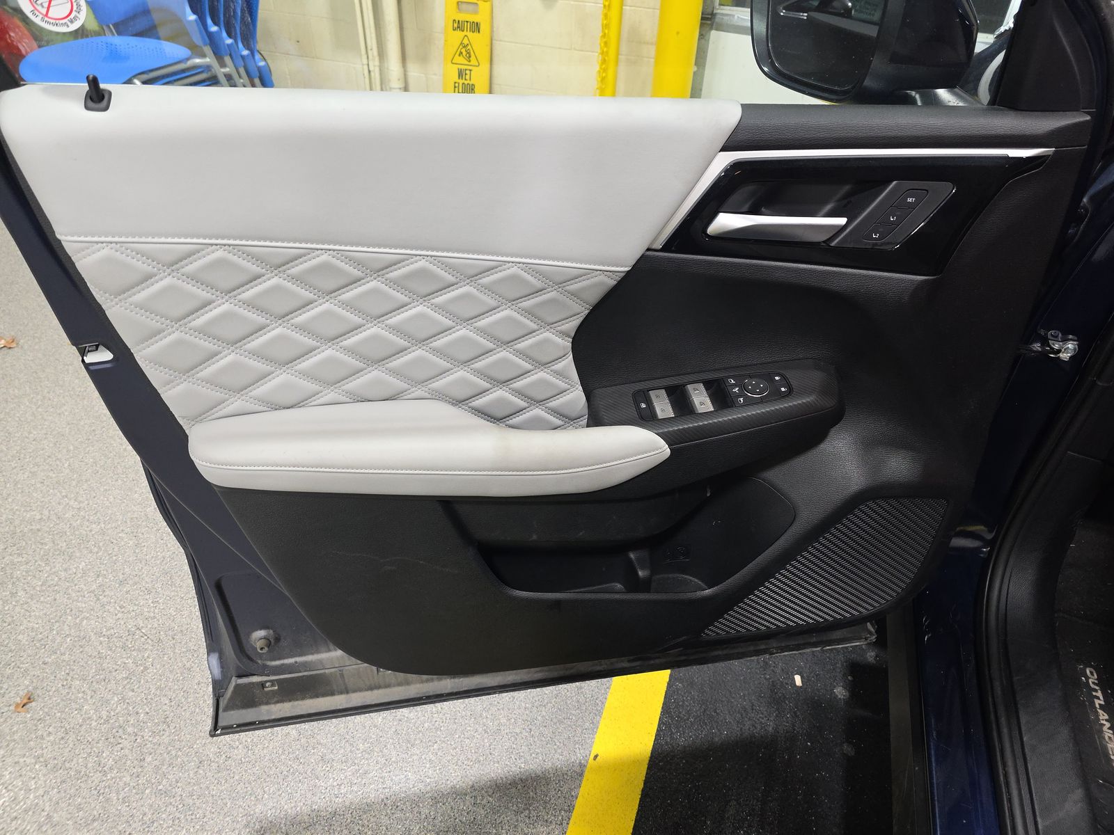 2024 Mitsubishi Outlander SEL FWD