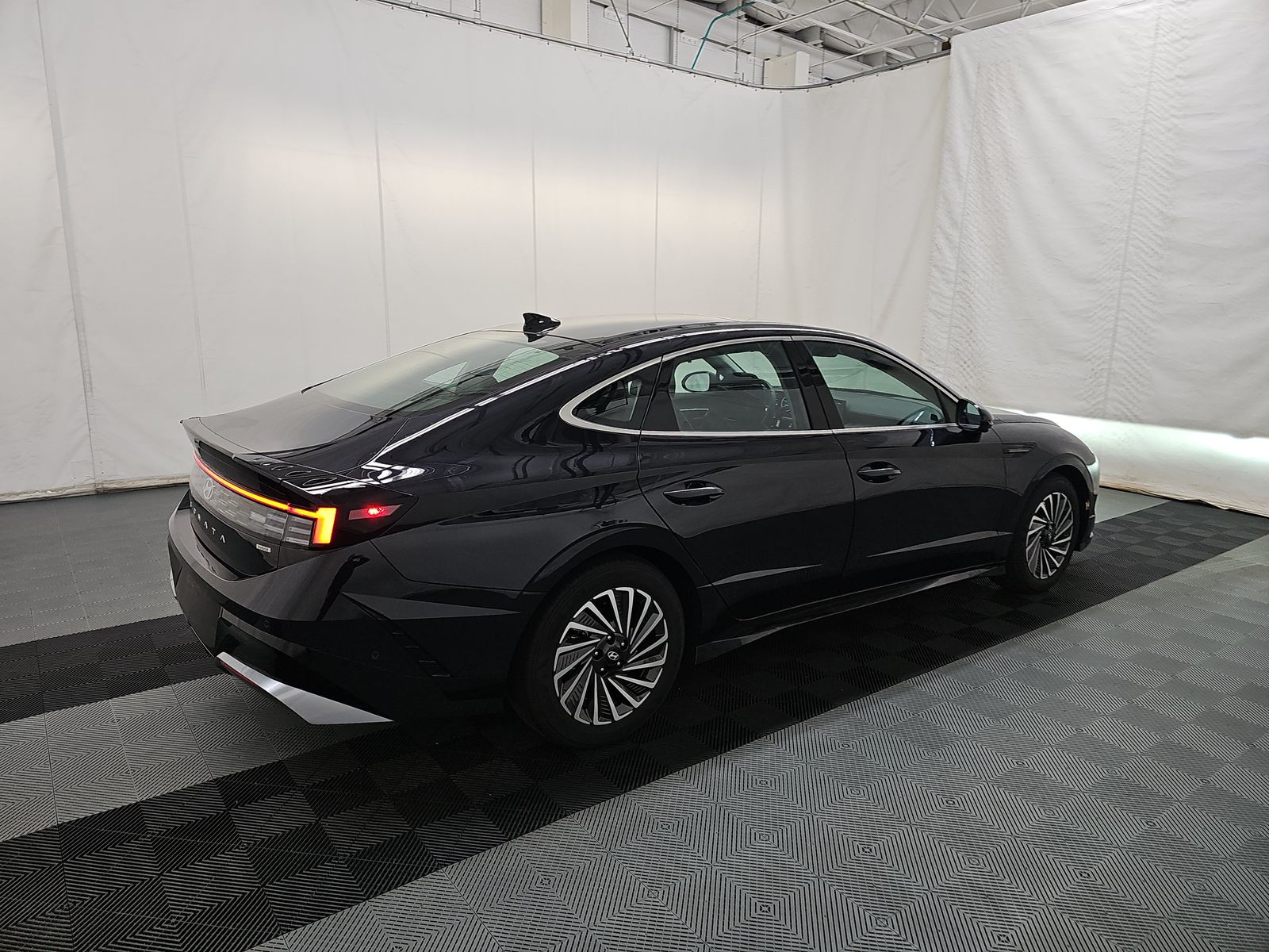 2025 Hyundai Sonata Hybrid Limited FWD