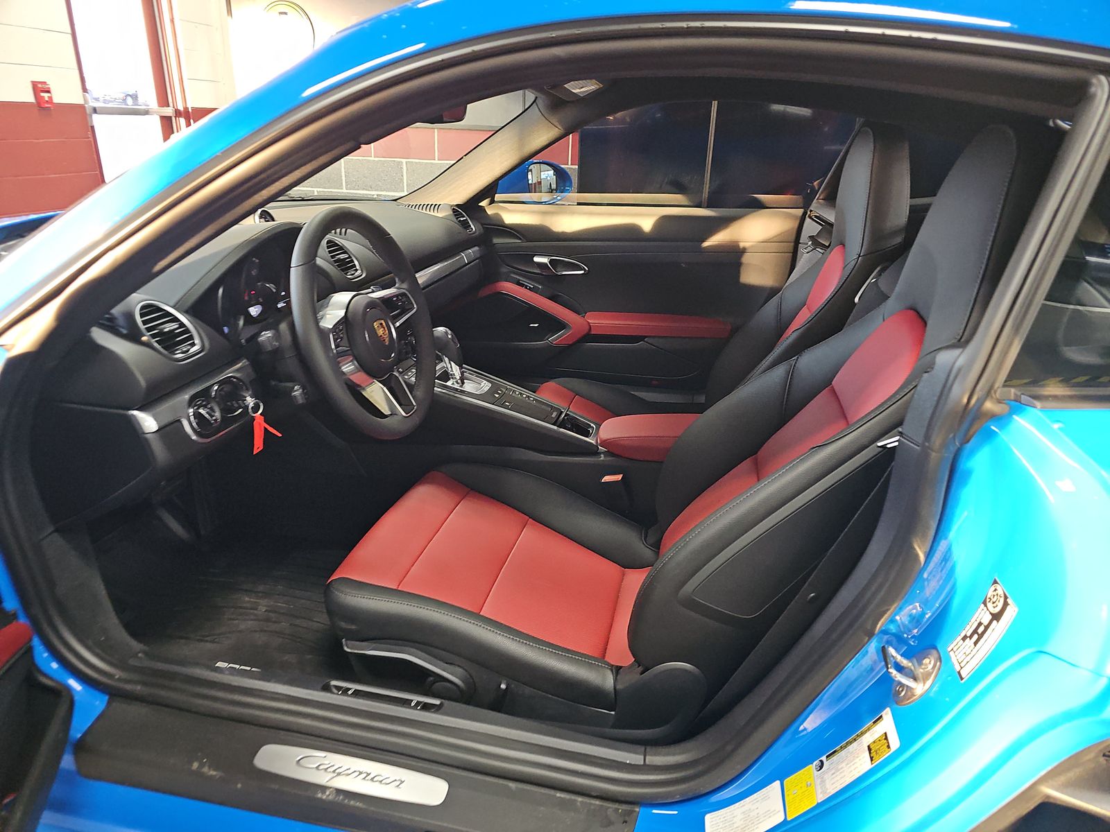 2025 Porsche 718 Cayman Base RWD