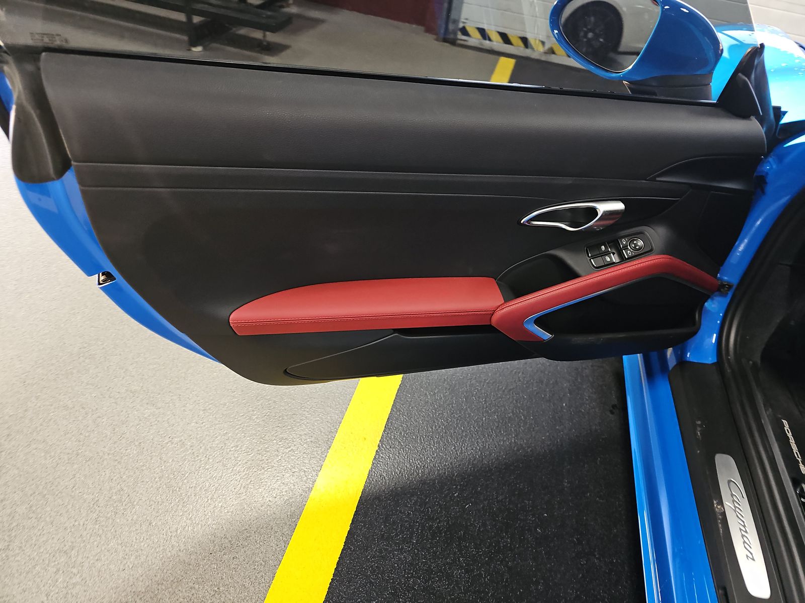 2025 Porsche 718 Cayman Base RWD