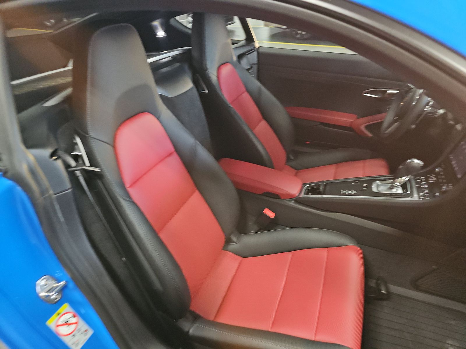 2025 Porsche 718 Cayman Base RWD