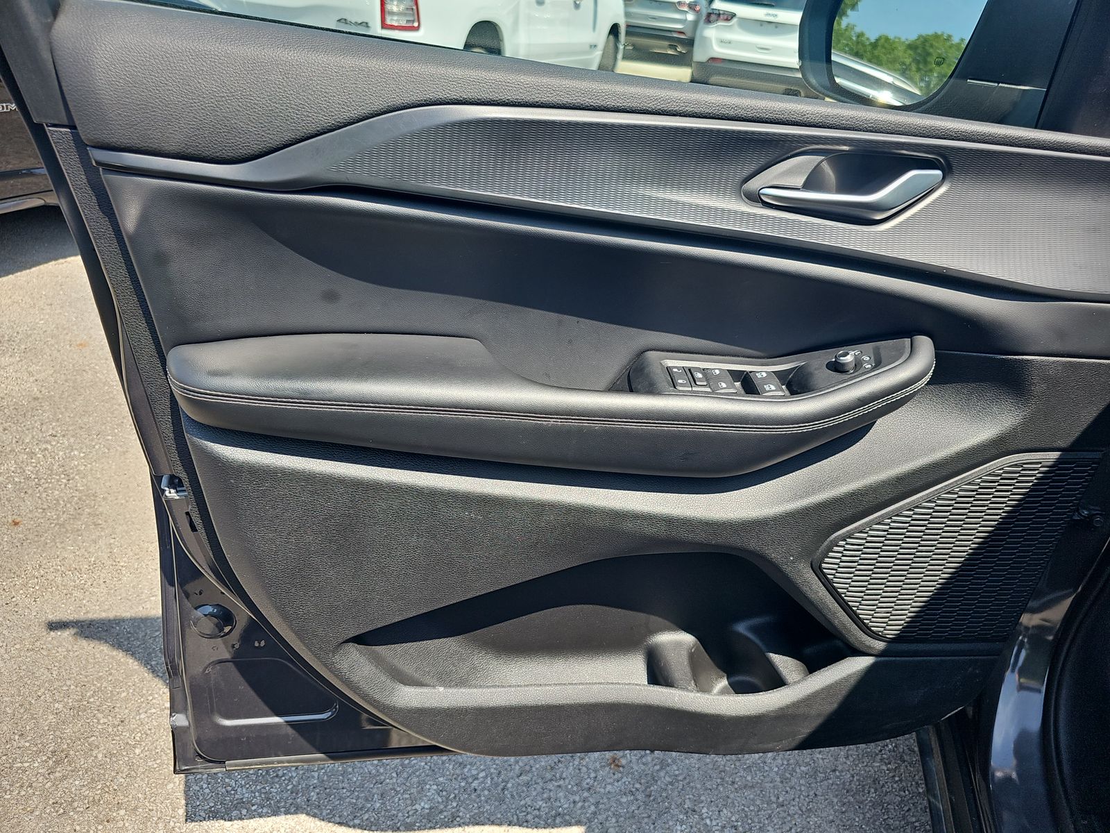 2023 Jeep Grand Cherokee Laredo AWD