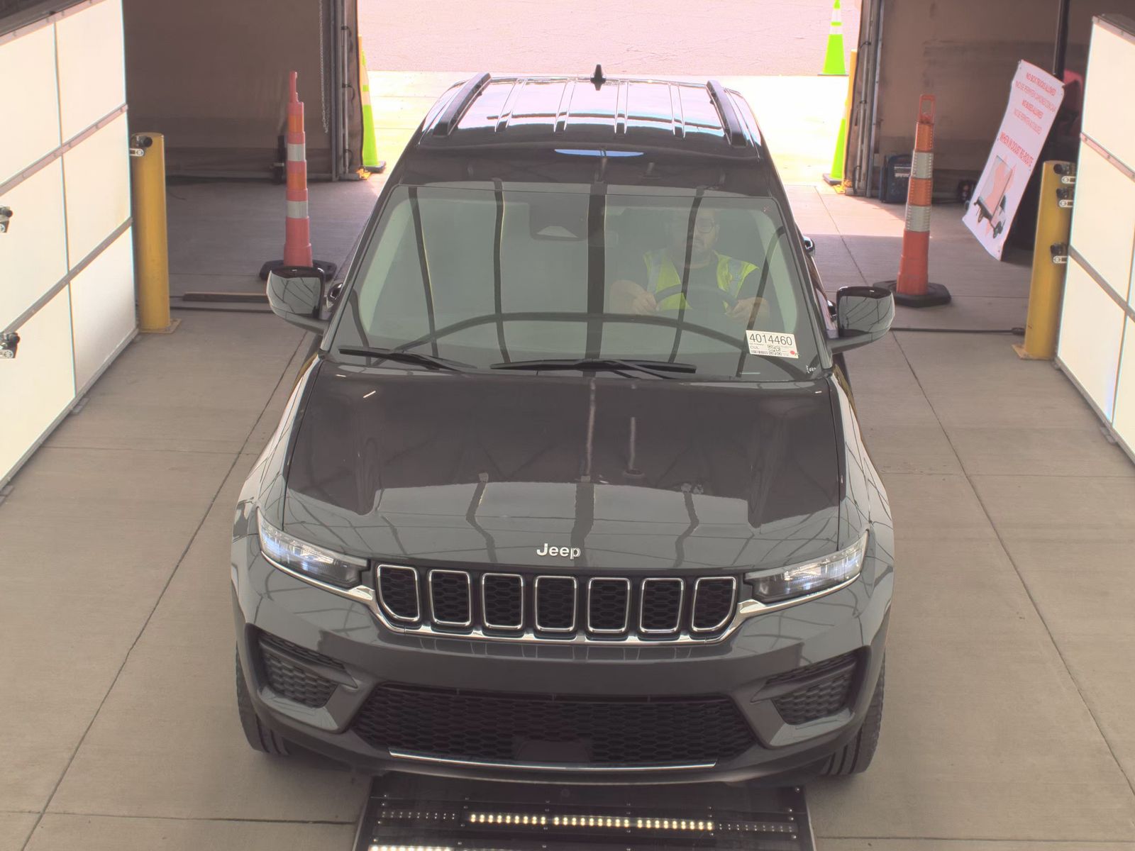 2023 Jeep Grand Cherokee Laredo AWD