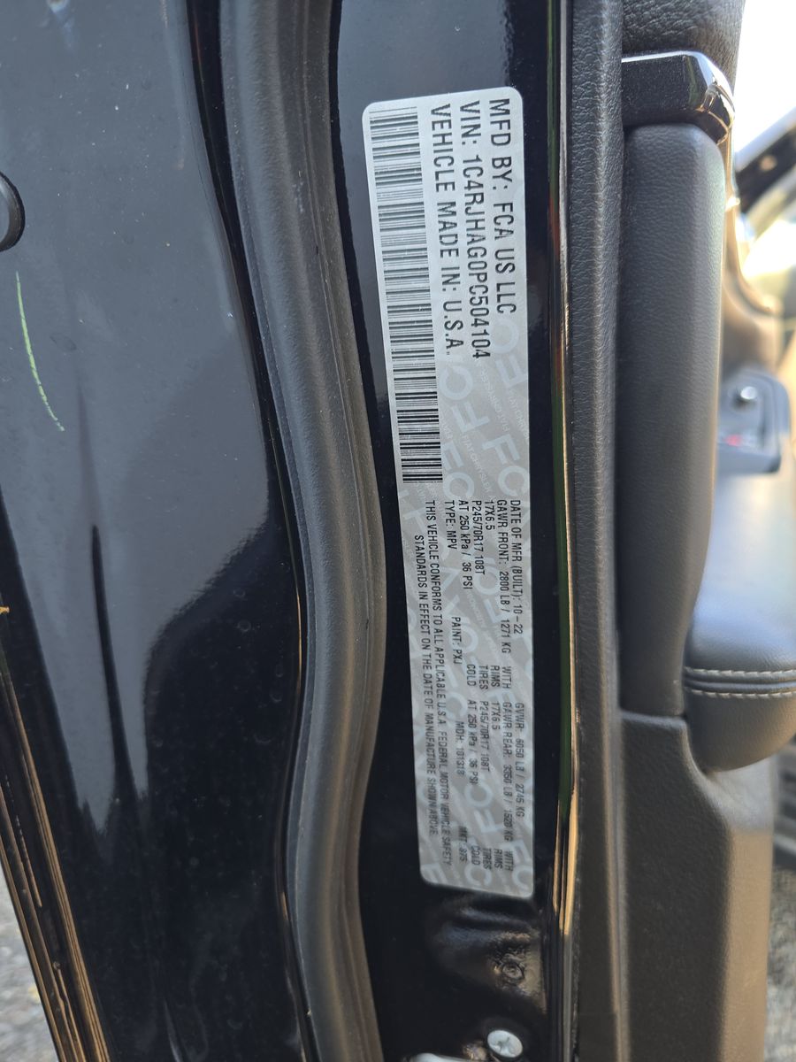 2023 Jeep Grand Cherokee Laredo AWD