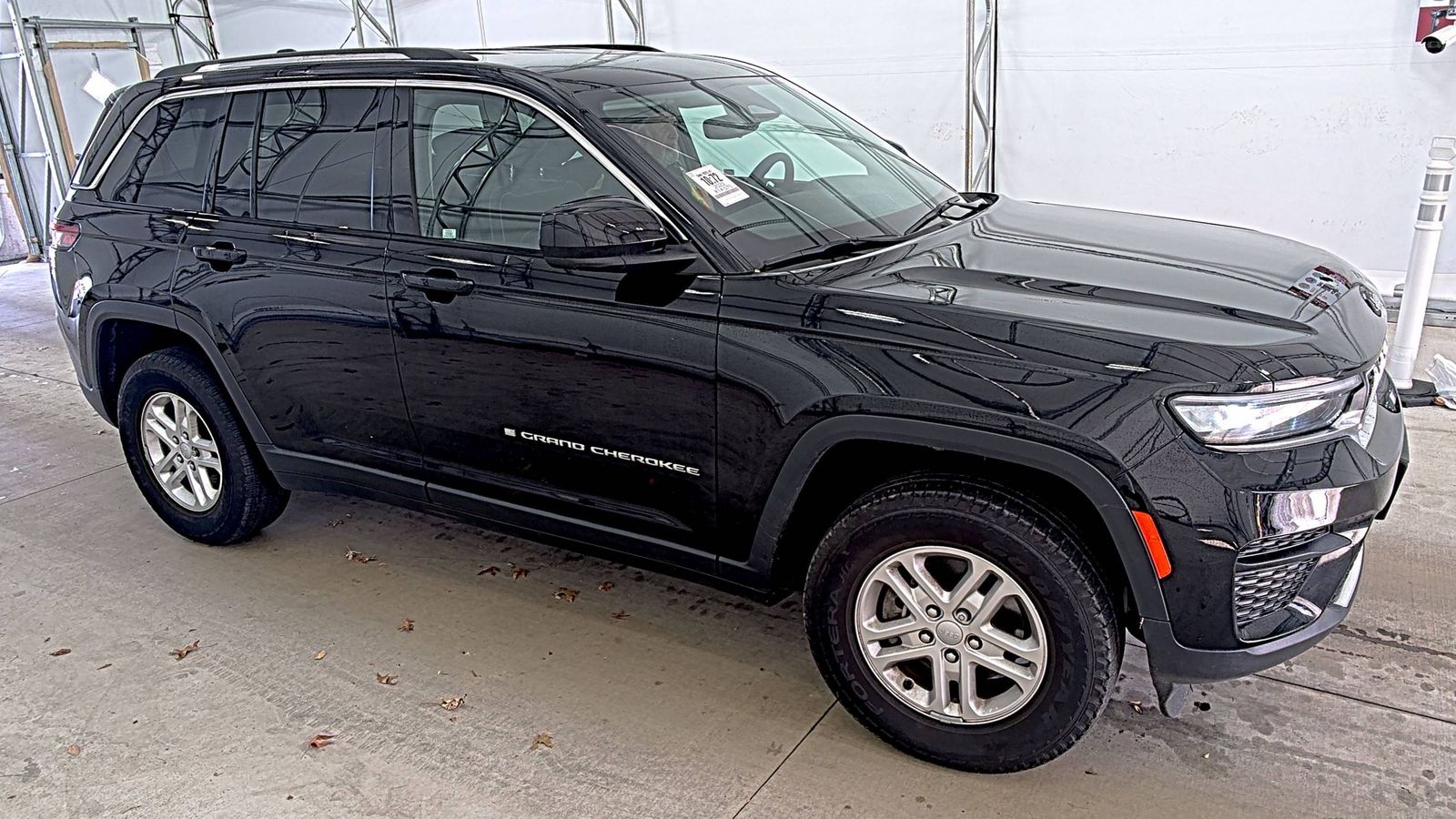 2023 Jeep Grand Cherokee Laredo AWD