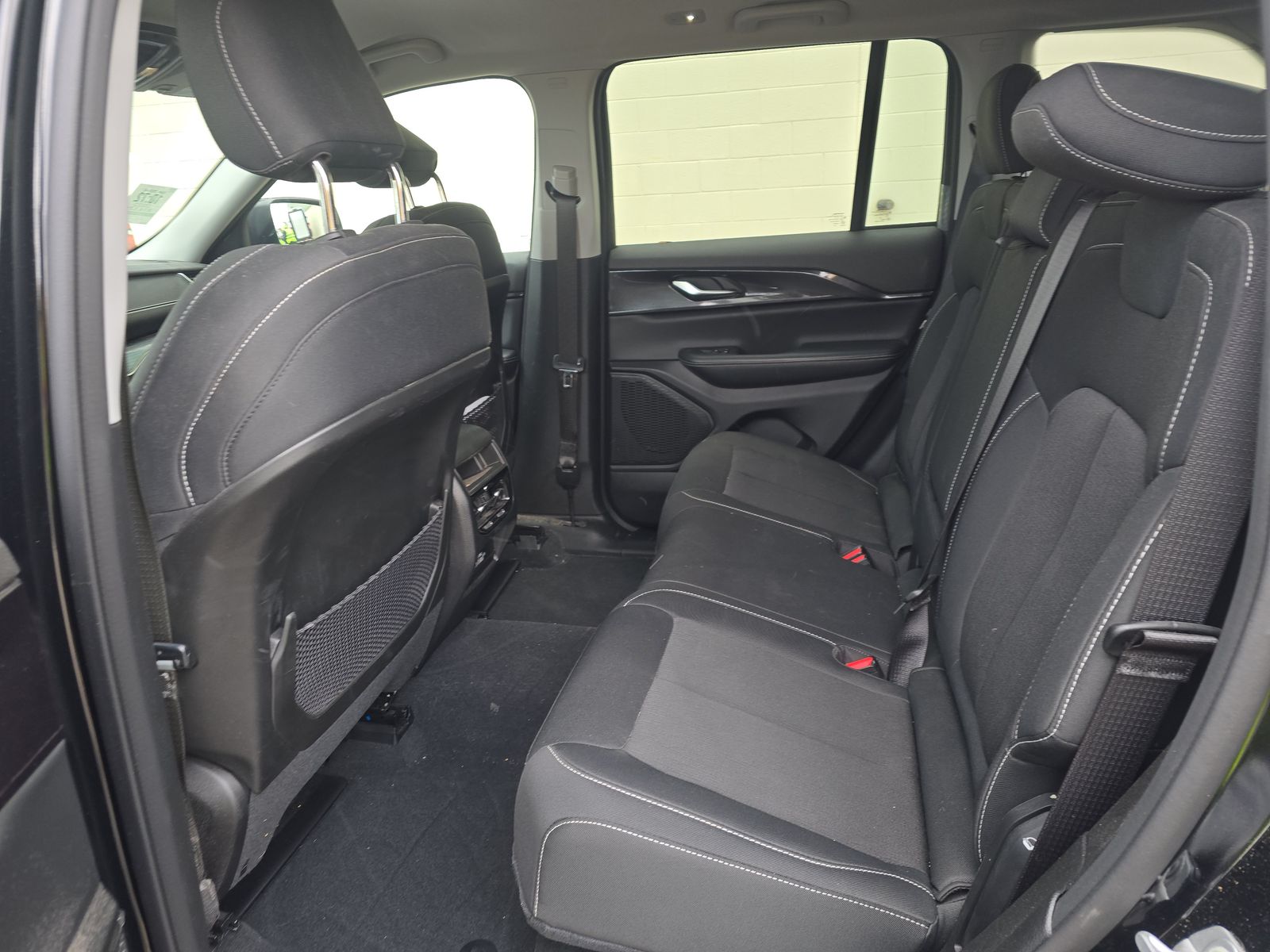 2023 Jeep Grand Cherokee Laredo AWD