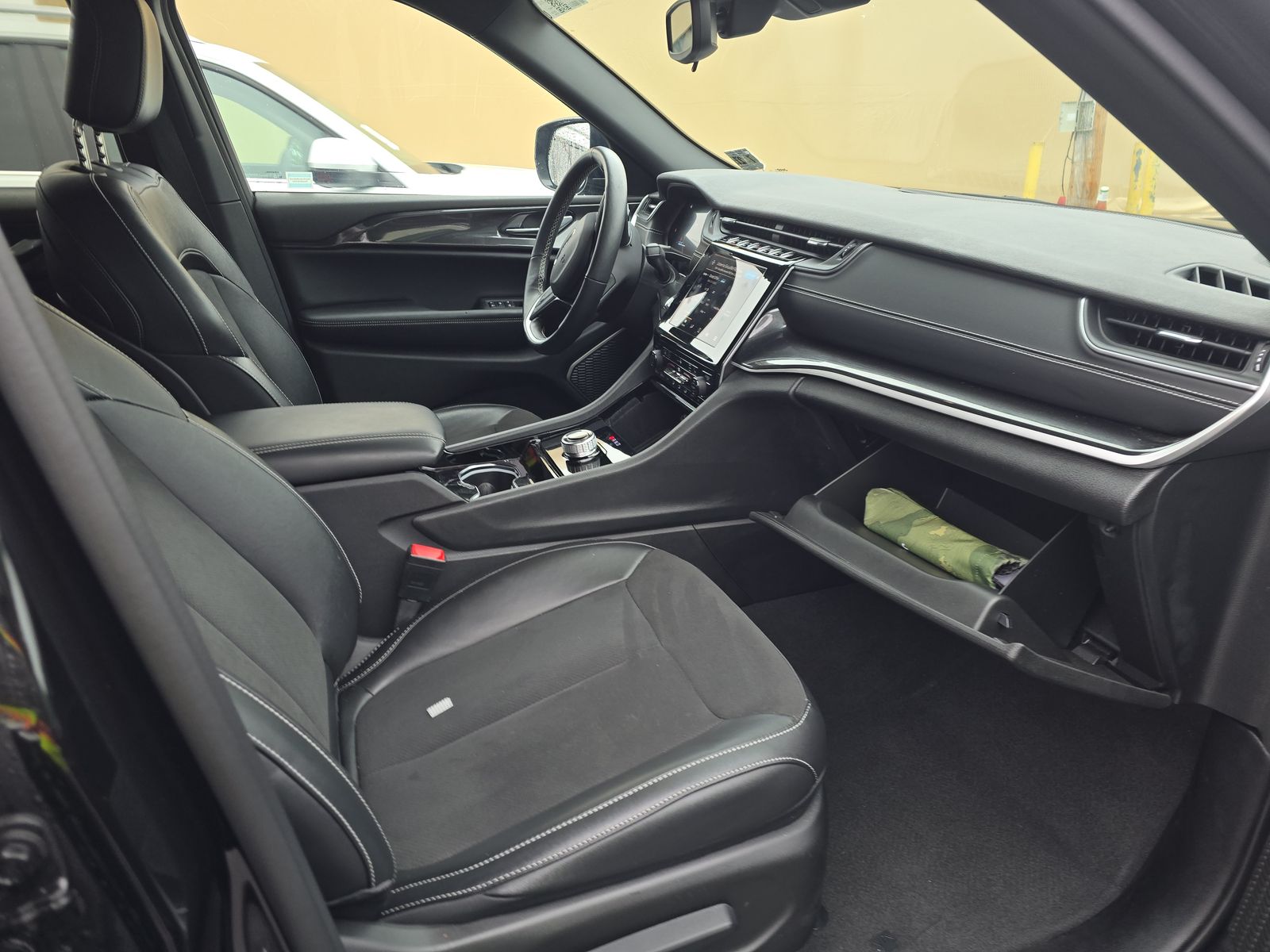 2022 Jeep Grand Cherokee Altitude AWD