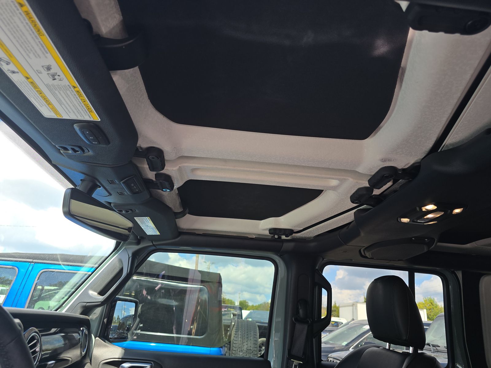 2023 Jeep Wrangler Sahara Altitude AWD