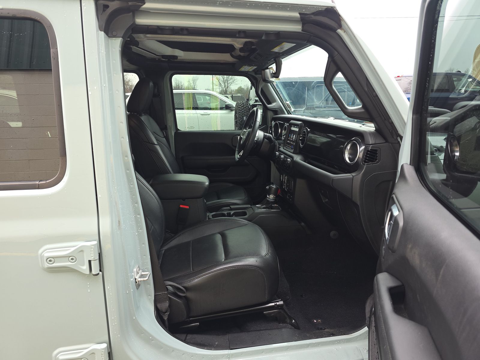 2023 Jeep Wrangler Sahara Altitude AWD