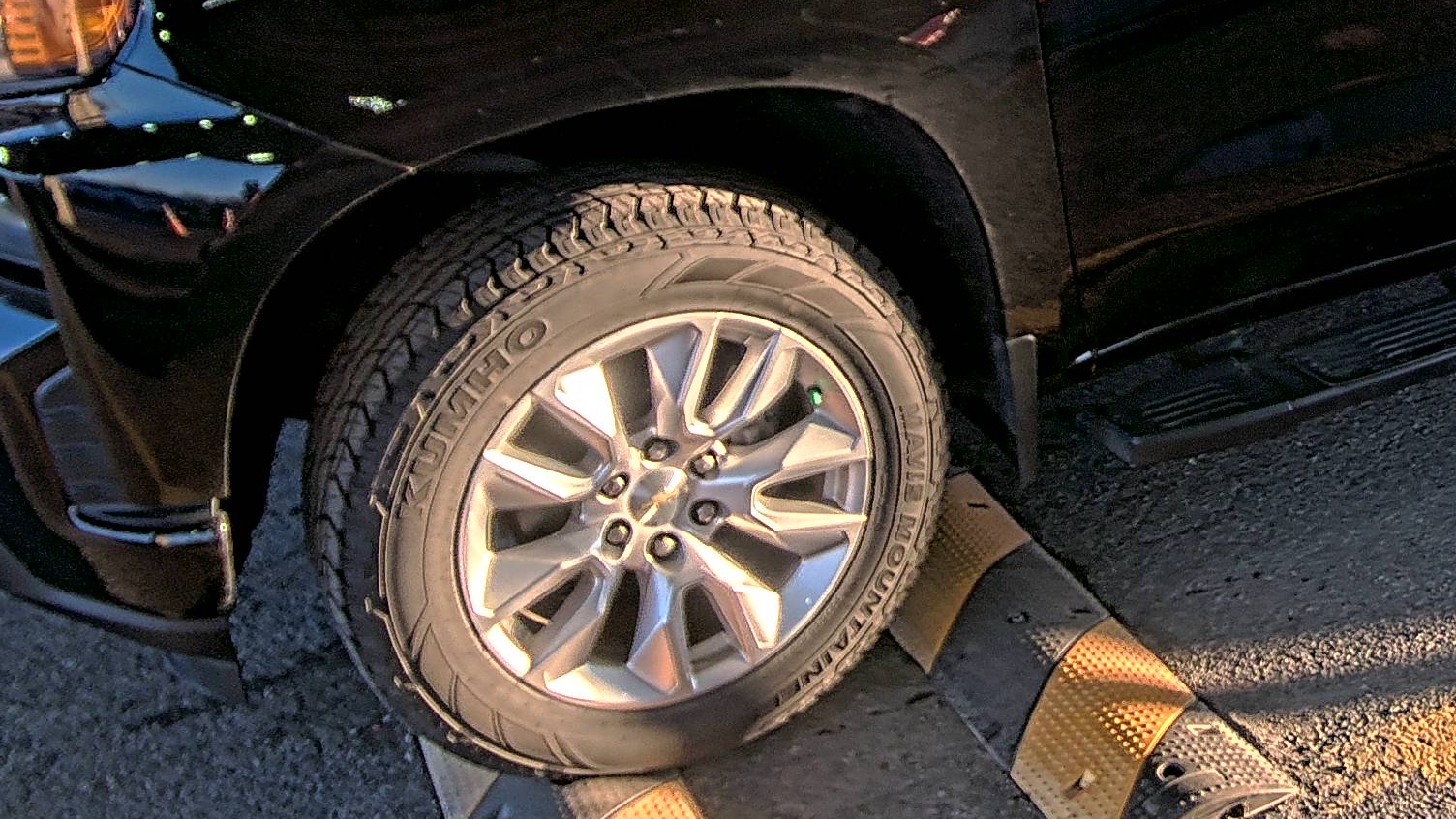 2020 Chevrolet Silverado 1500 Custom AWD