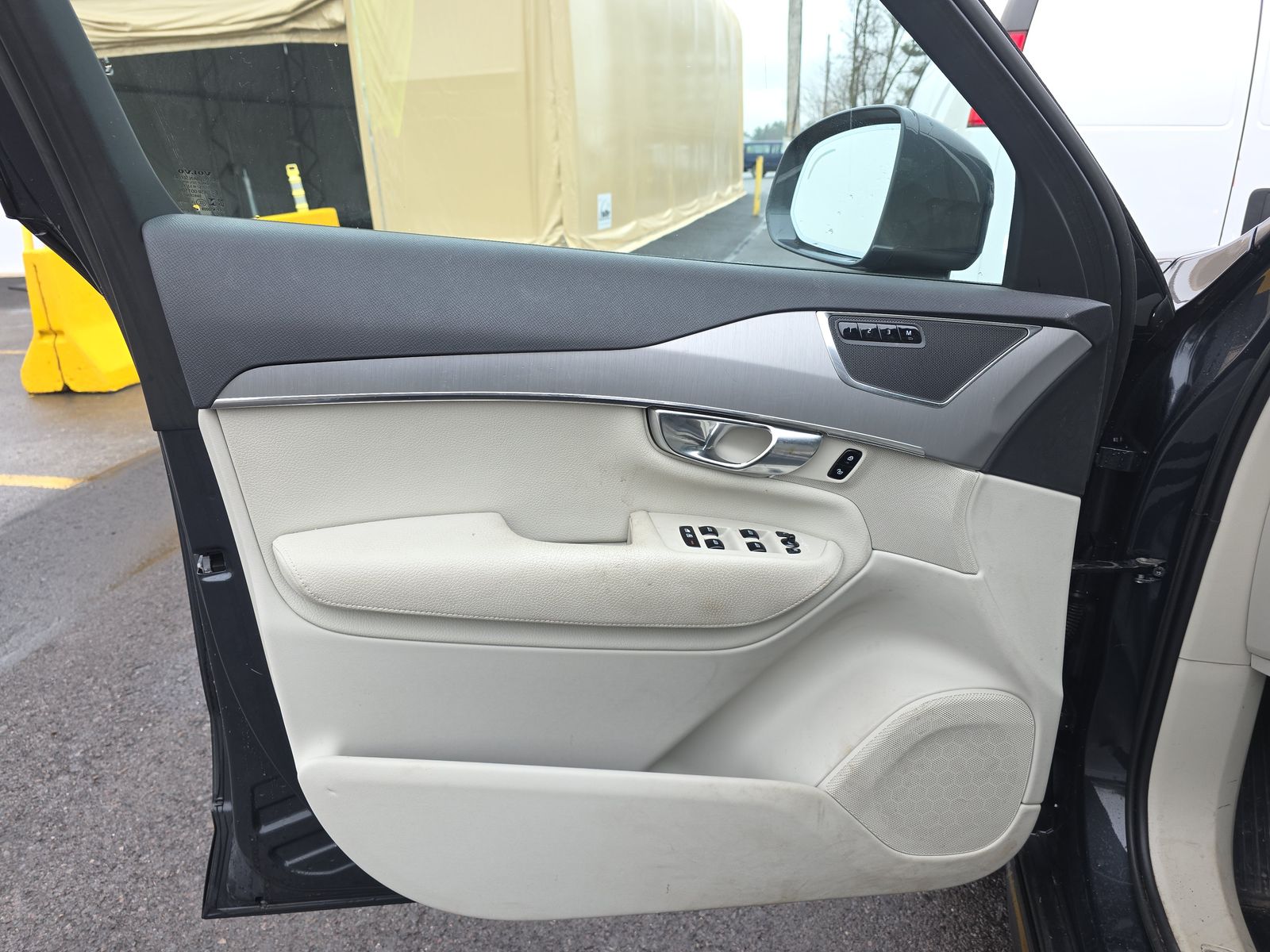 2022 Volvo XC90 T5 Momentum AWD