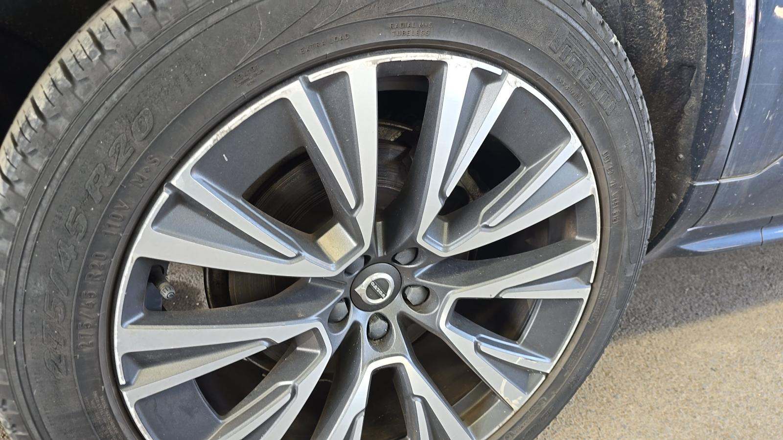 2022 Volvo XC90 T5 Momentum AWD