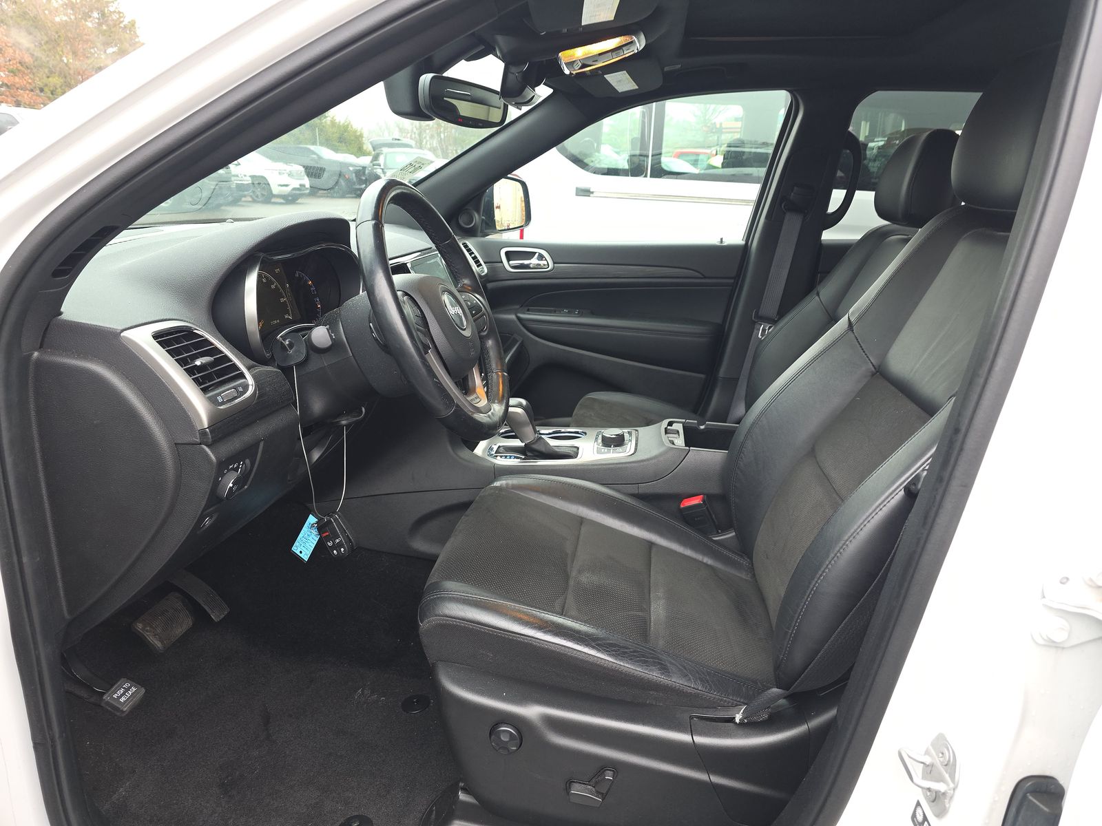 2022 Jeep Grand Cherokee Laredo X AWD