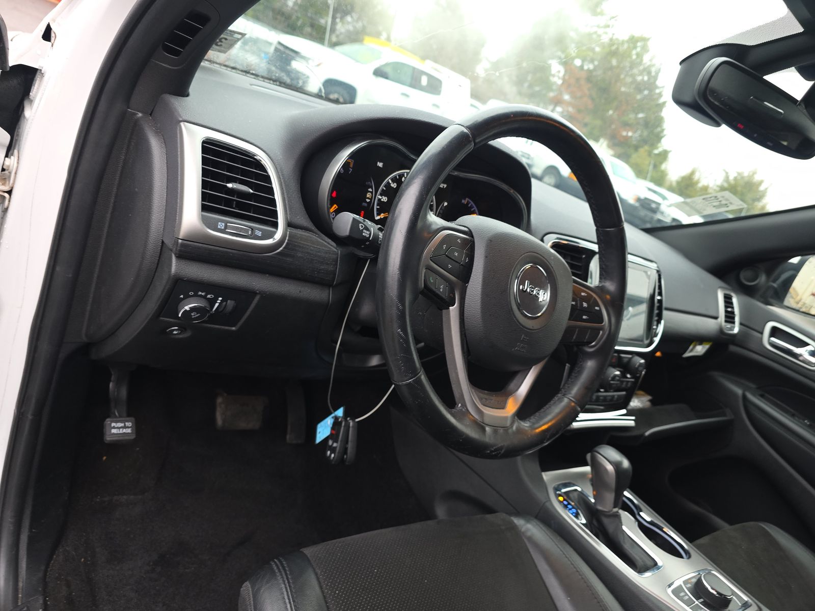 2022 Jeep Grand Cherokee Laredo X AWD