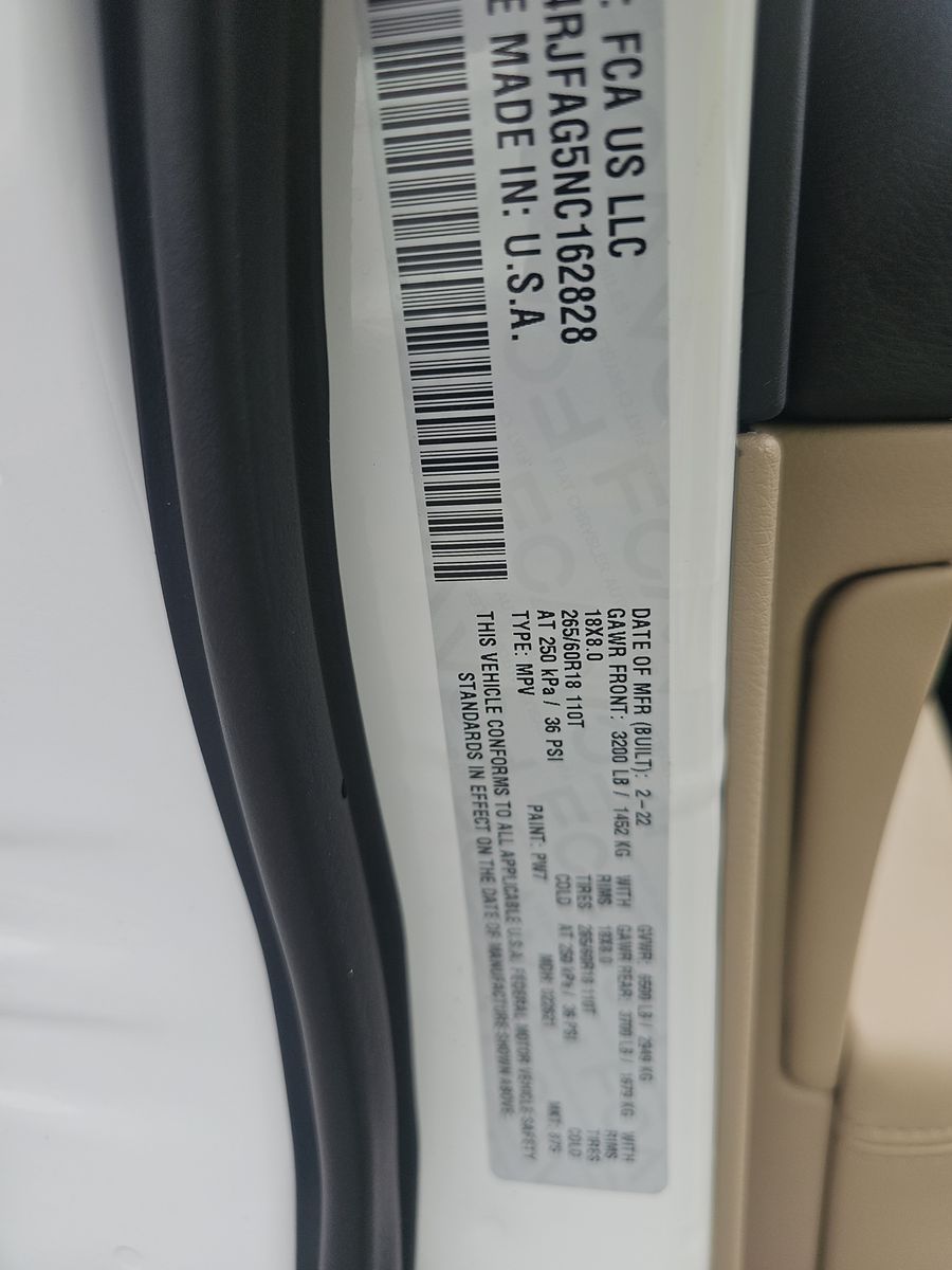 2022 Jeep Grand Cherokee Laredo E AWD