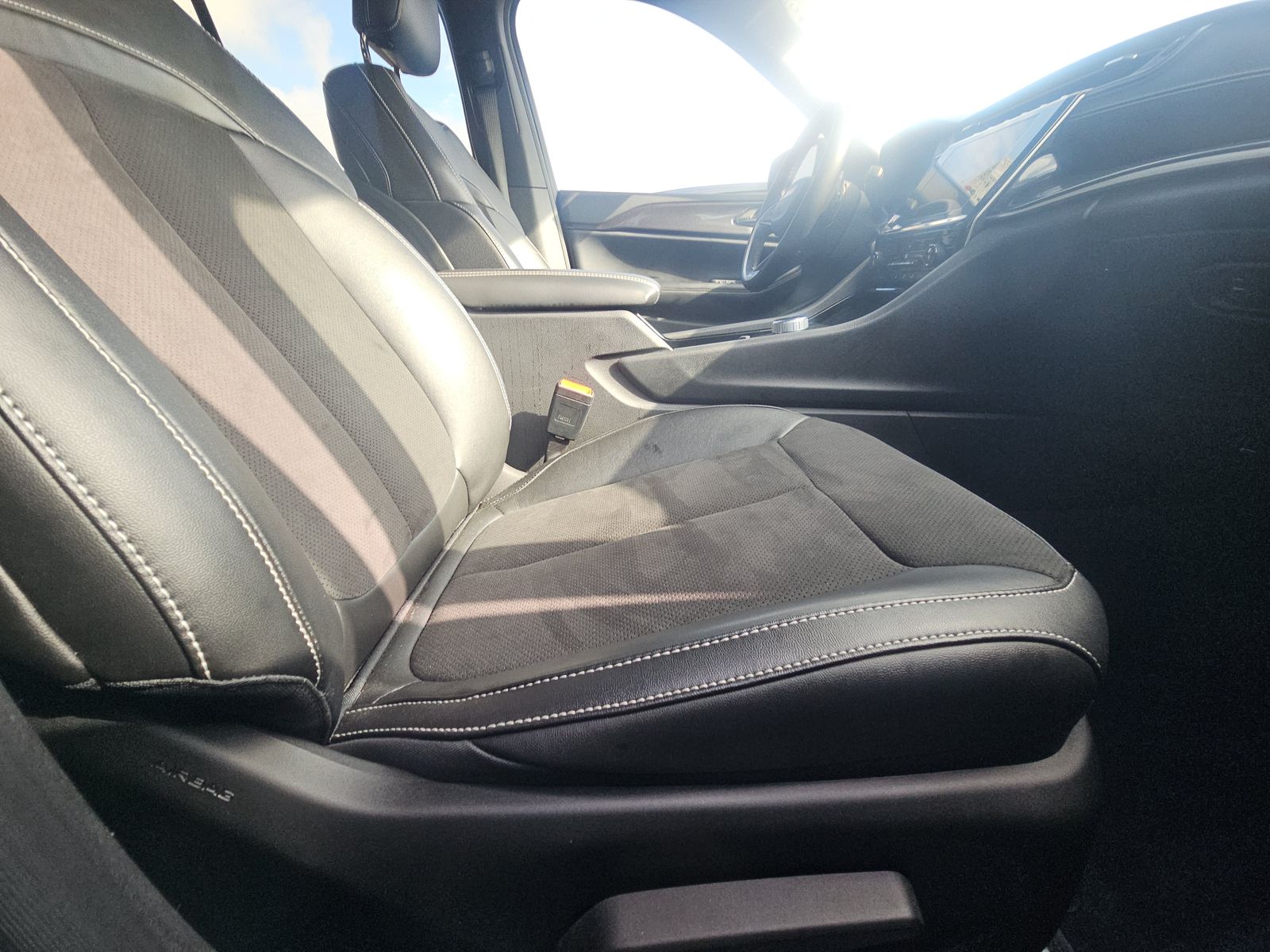 2022 Jeep Grand Cherokee Altitude AWD