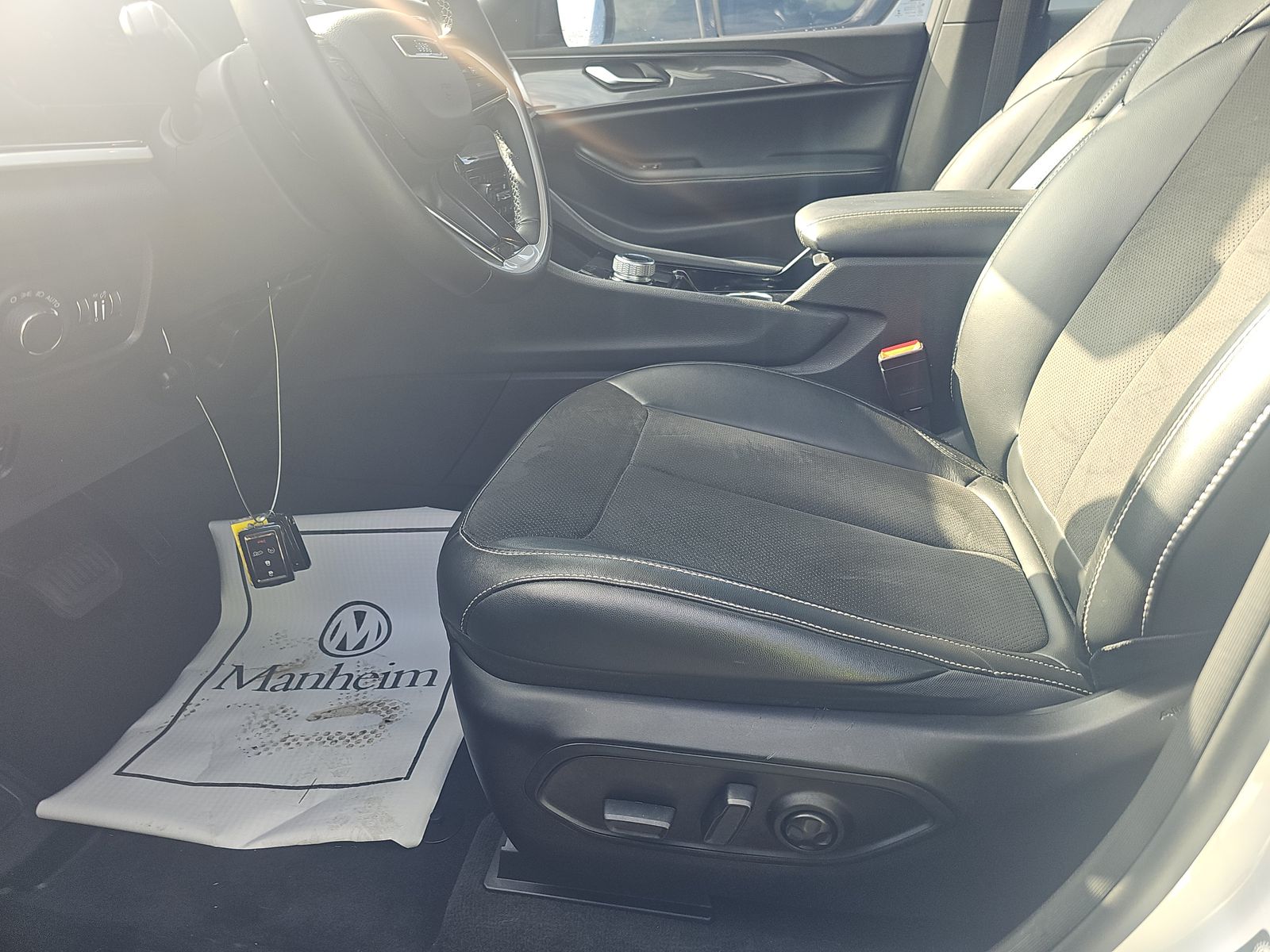 2022 Jeep Grand Cherokee Altitude AWD