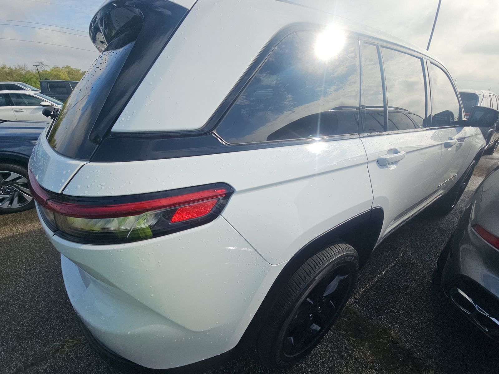2022 Jeep Grand Cherokee Altitude AWD