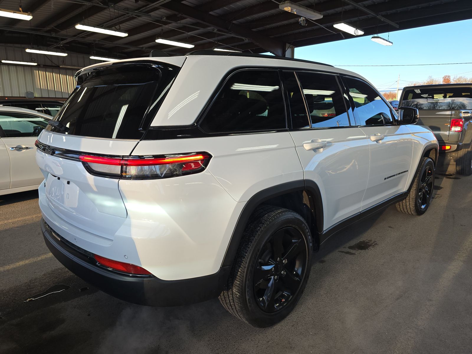 2023 Jeep Grand Cherokee Altitude AWD