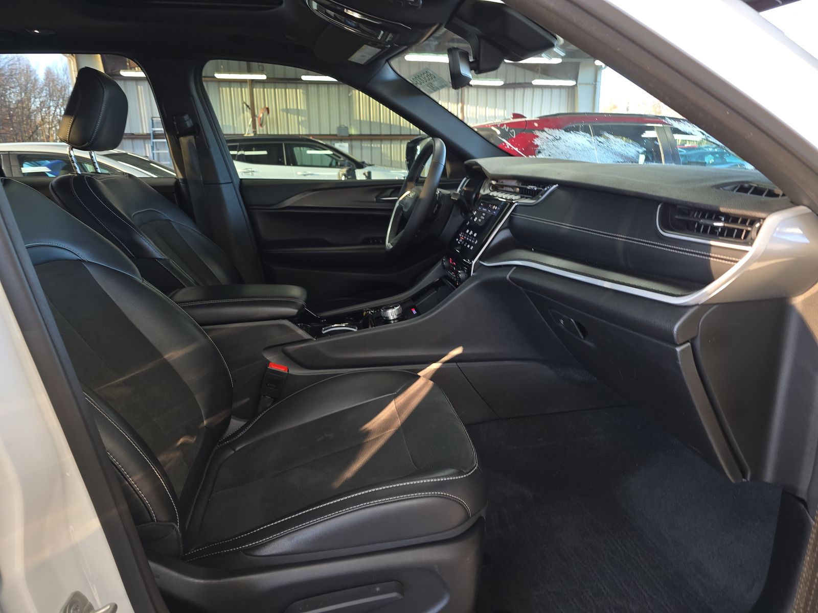 2023 Jeep Grand Cherokee Altitude AWD