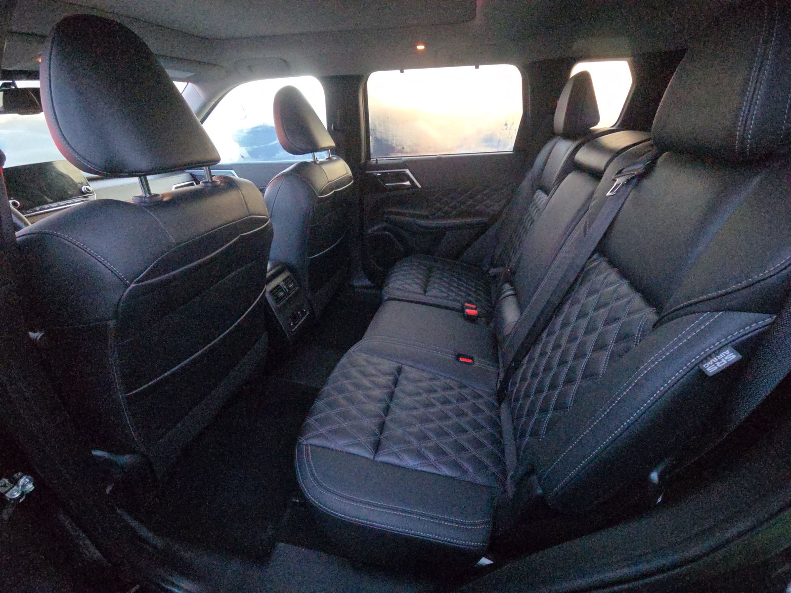 2024 Mitsubishi Outlander PHEV SEL Black Edition AWD