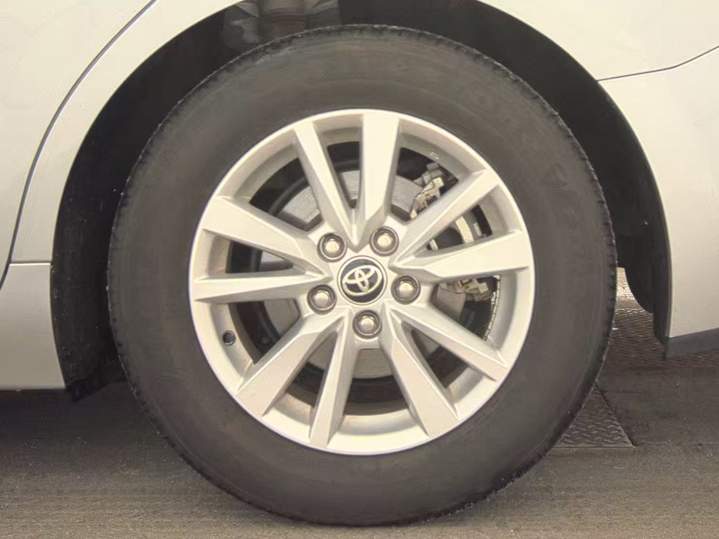 2025 Toyota Camry LE FWD