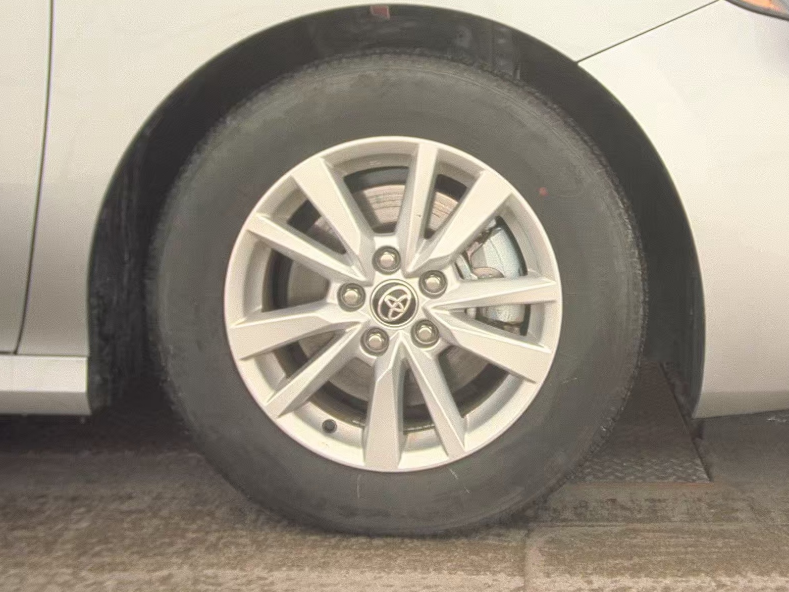 2025 Toyota Camry LE FWD