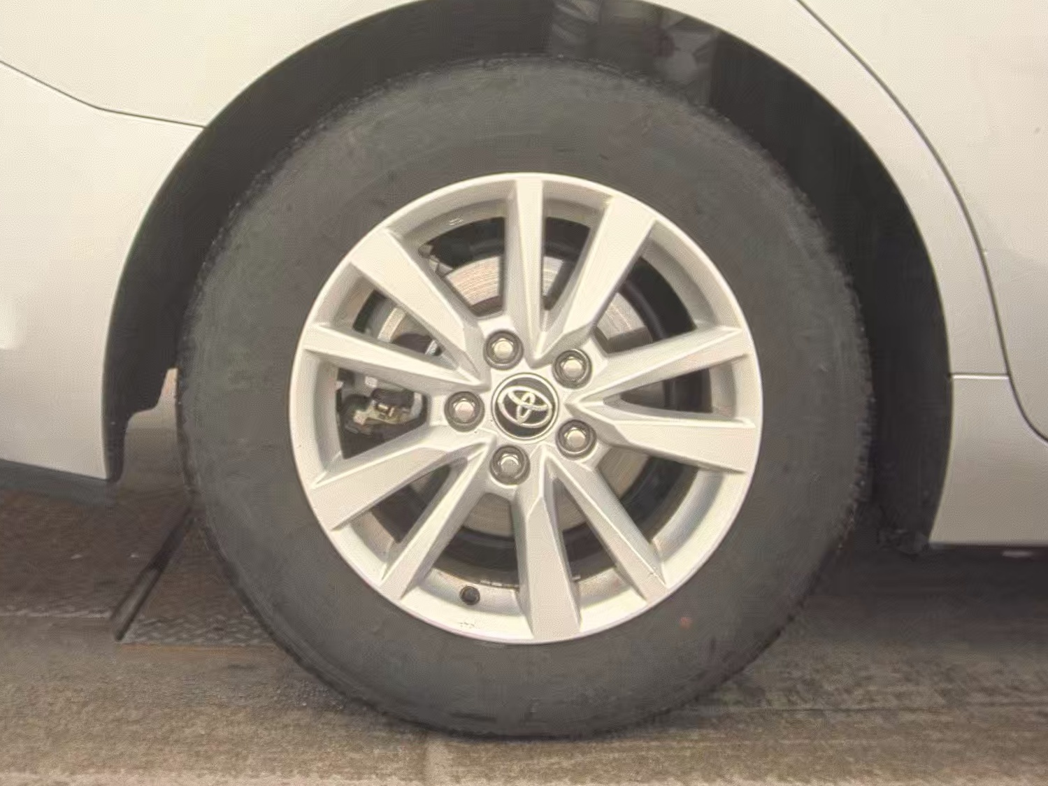 2025 Toyota Camry LE FWD