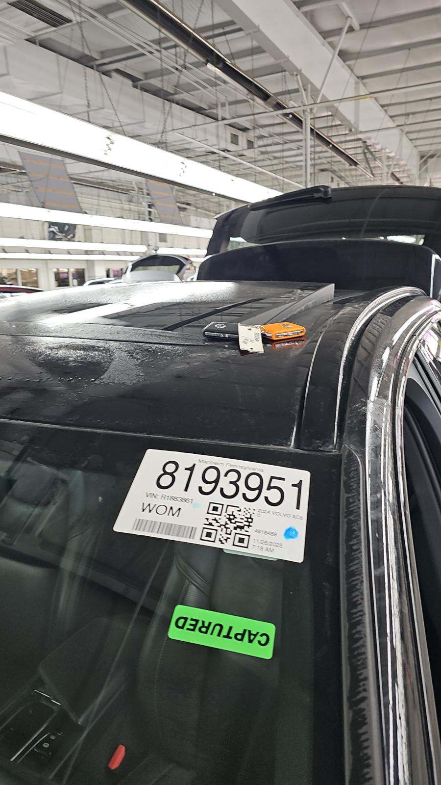 2024 Volvo XC60 Recharge T8 Ultimate Black Edition AWD