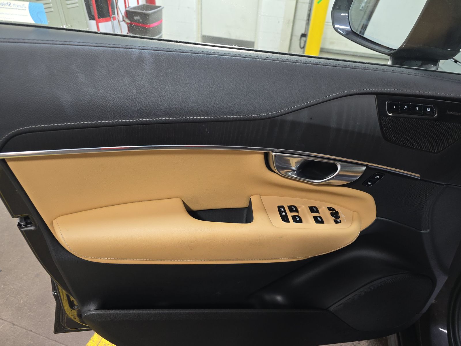 2023 Volvo XC90 Recharge T8 Ultimate AWD