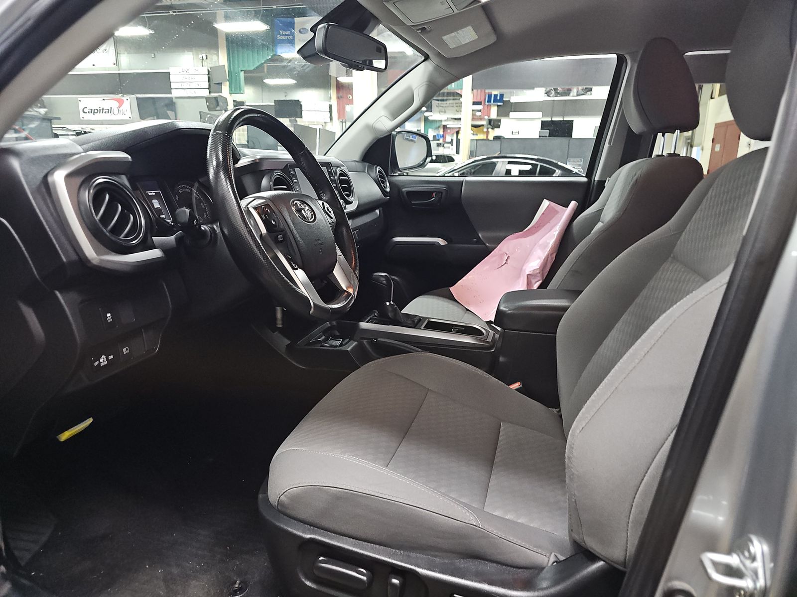 2022 Toyota Tacoma SR5 AWD